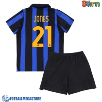 Fotballdrakt Barn Inter Milan Curtis Jones #21 Hjemmedraktsett 2026-27 Kortermet (+ Korte bukser)
